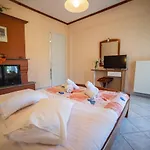 Hotel ξενοδοχειο παπαναγιωτου 2*