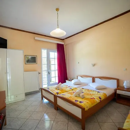 ξενοδοχειο παπαναγιωτου 2*