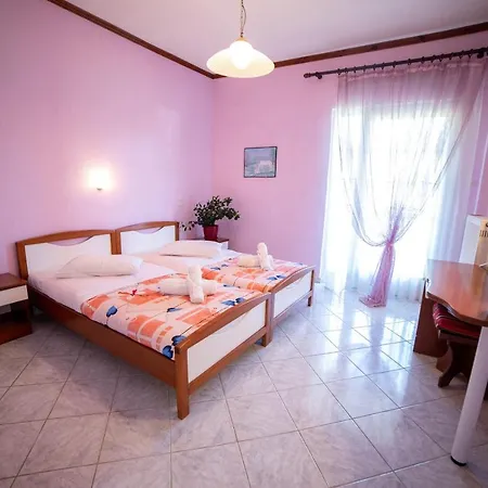 ξενοδοχειο παπαναγιωτου Hotel 2*