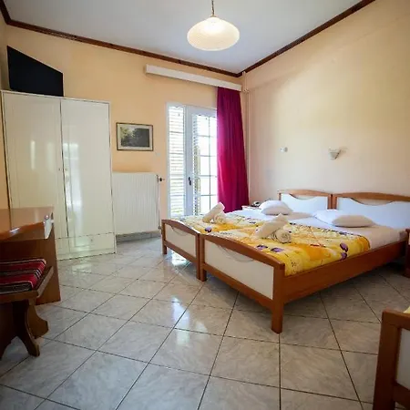 Hotel ξενοδοχειο παπαναγιωτου 2*