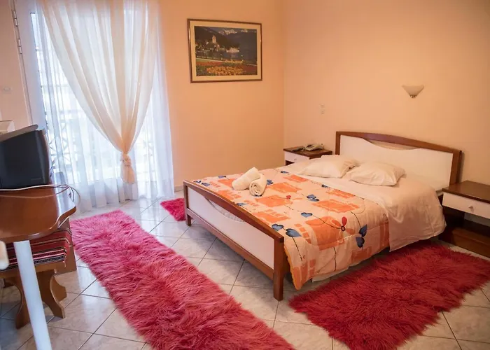 ξενοδοχειο παπαναγιωτου 2*