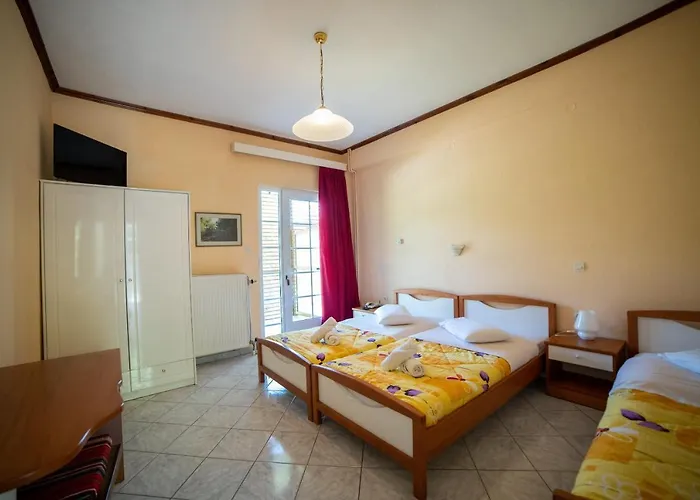 ξενοδοχειο παπαναγιωτου 2*